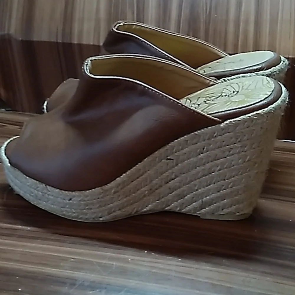 Qupid 6 platform wedge heels